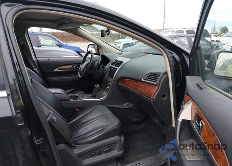 2011 Lincoln Mkx z USA, uszkodzony, nr VIN 2LMDJ8JKXBBJ06390